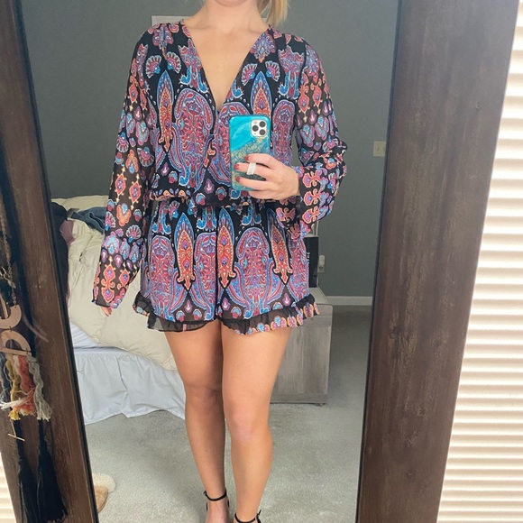 Super fun romper! - Picture 2 of 3